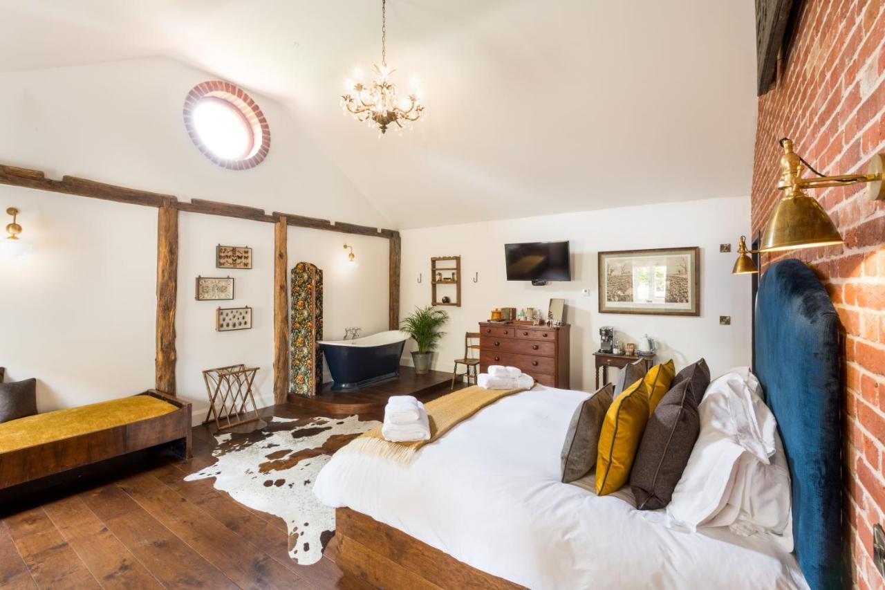 The Brisley Bell Hotel Екстериор снимка