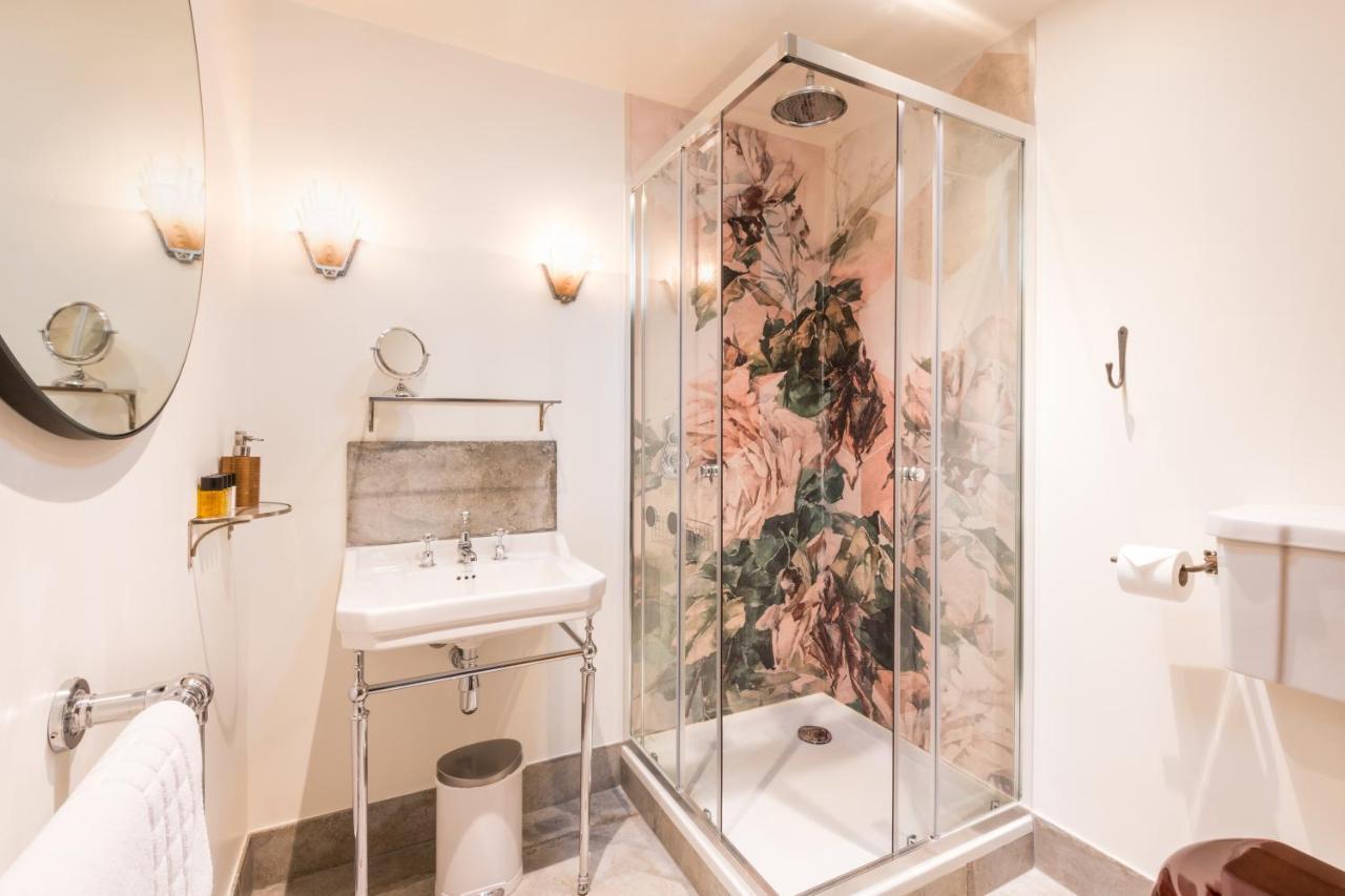 The Brisley Bell Hotel Екстериор снимка