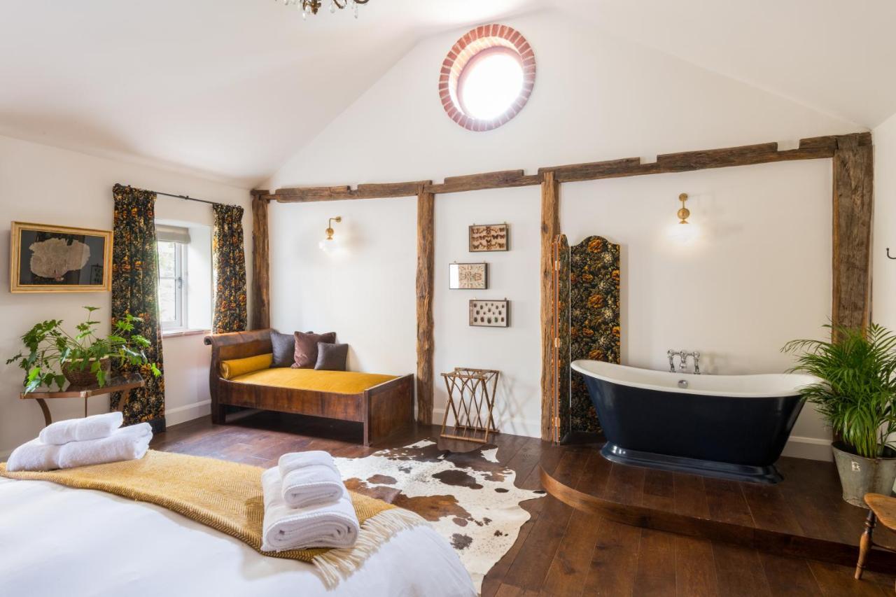 The Brisley Bell Hotel Екстериор снимка