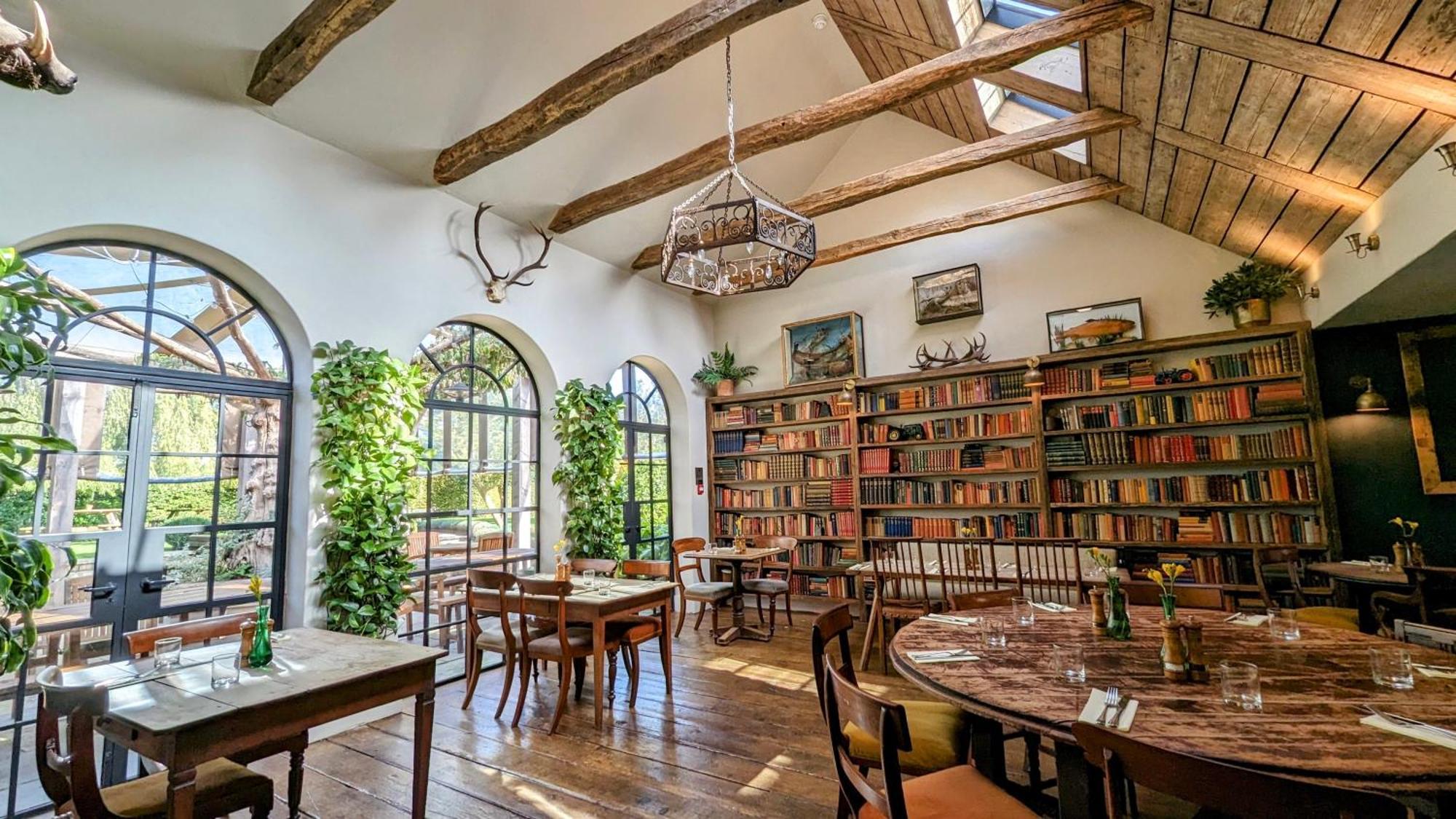 The Brisley Bell Hotel Екстериор снимка